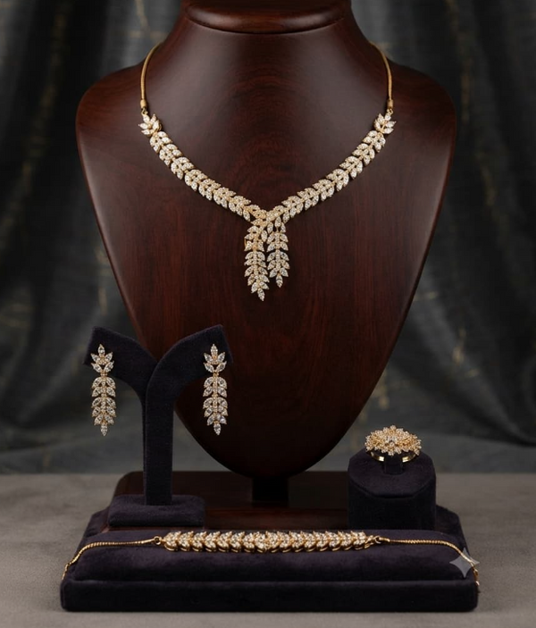 Golden Laurel Jewelry Set – Jewelry Watches