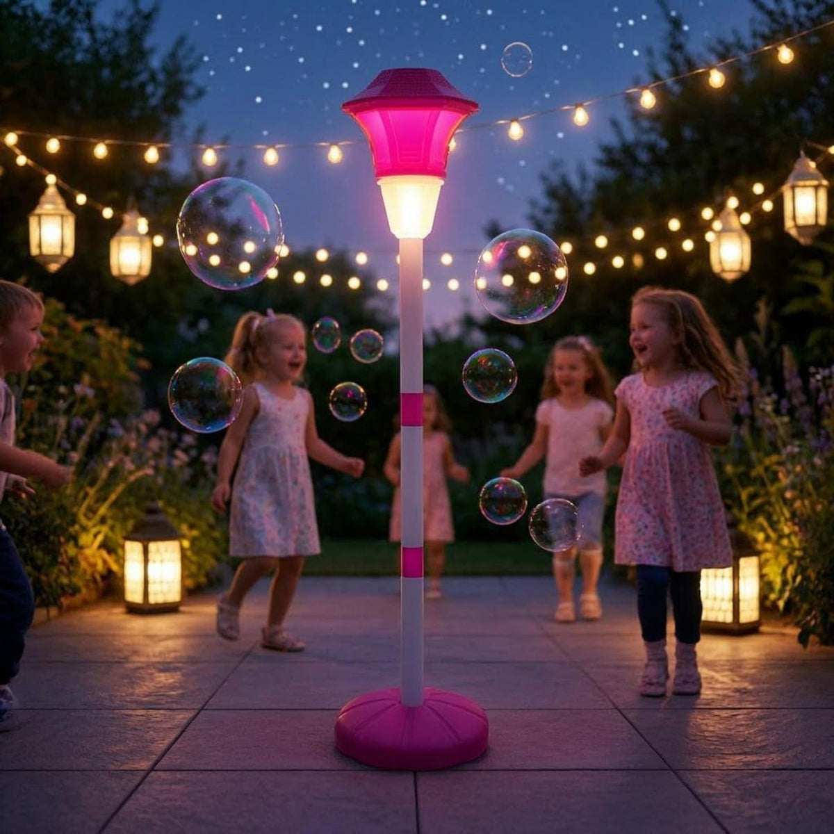 Musical Lamppost Bubble Machine – Outdoor Water Toys