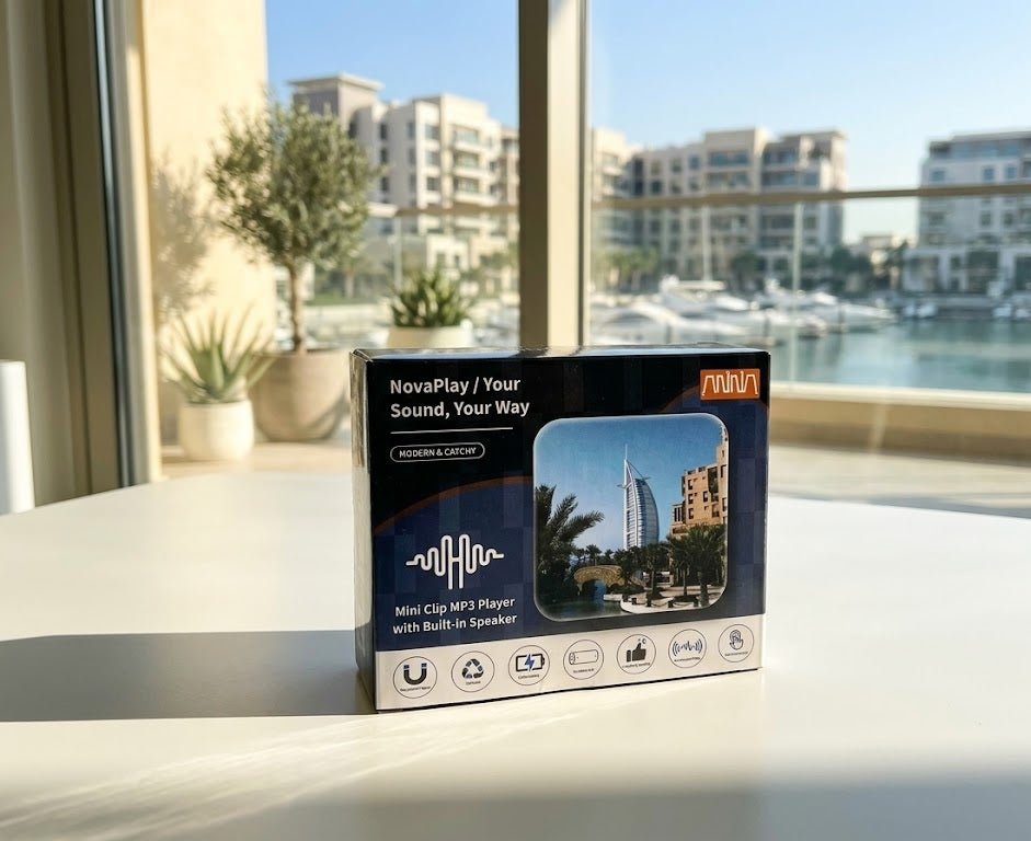 Anna - Mini Clip MP3 Player with Built-in Speaker