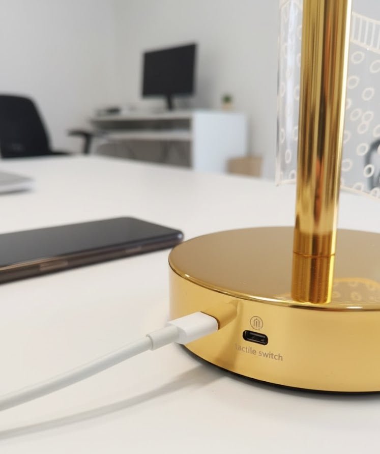 Decorative Leaf LED Table Lamp – Lighting Torches
