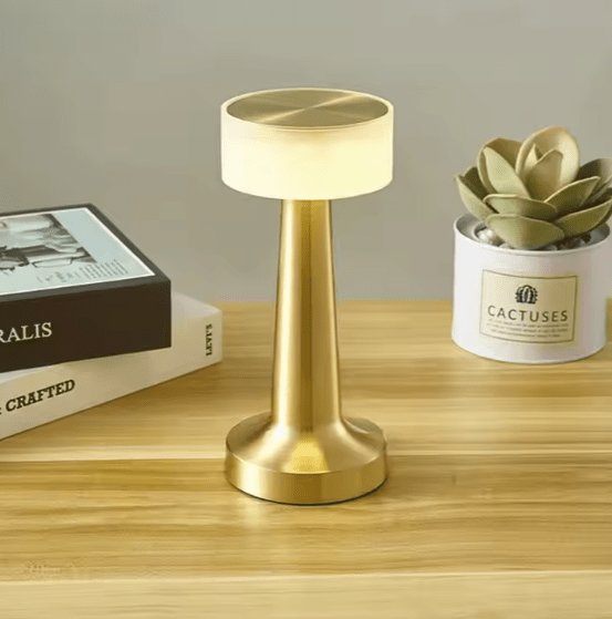 Minimalist LED Desk Lamp – Workspace Lighting