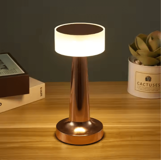 Minimalist LED Desk Lamp – Workspace Lighting