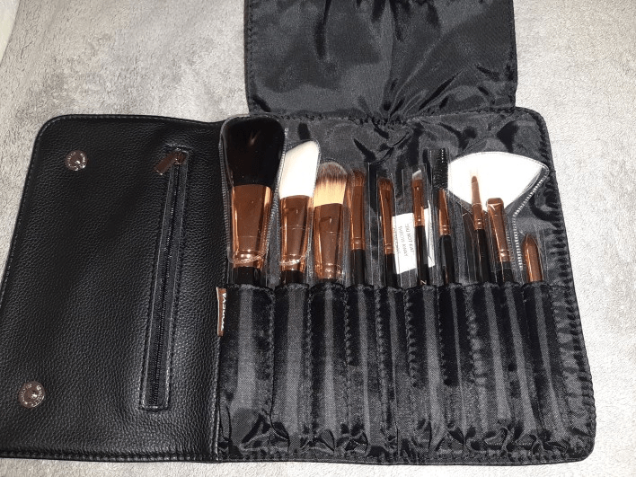 Portable makeup brush – Makeup Cosmetics