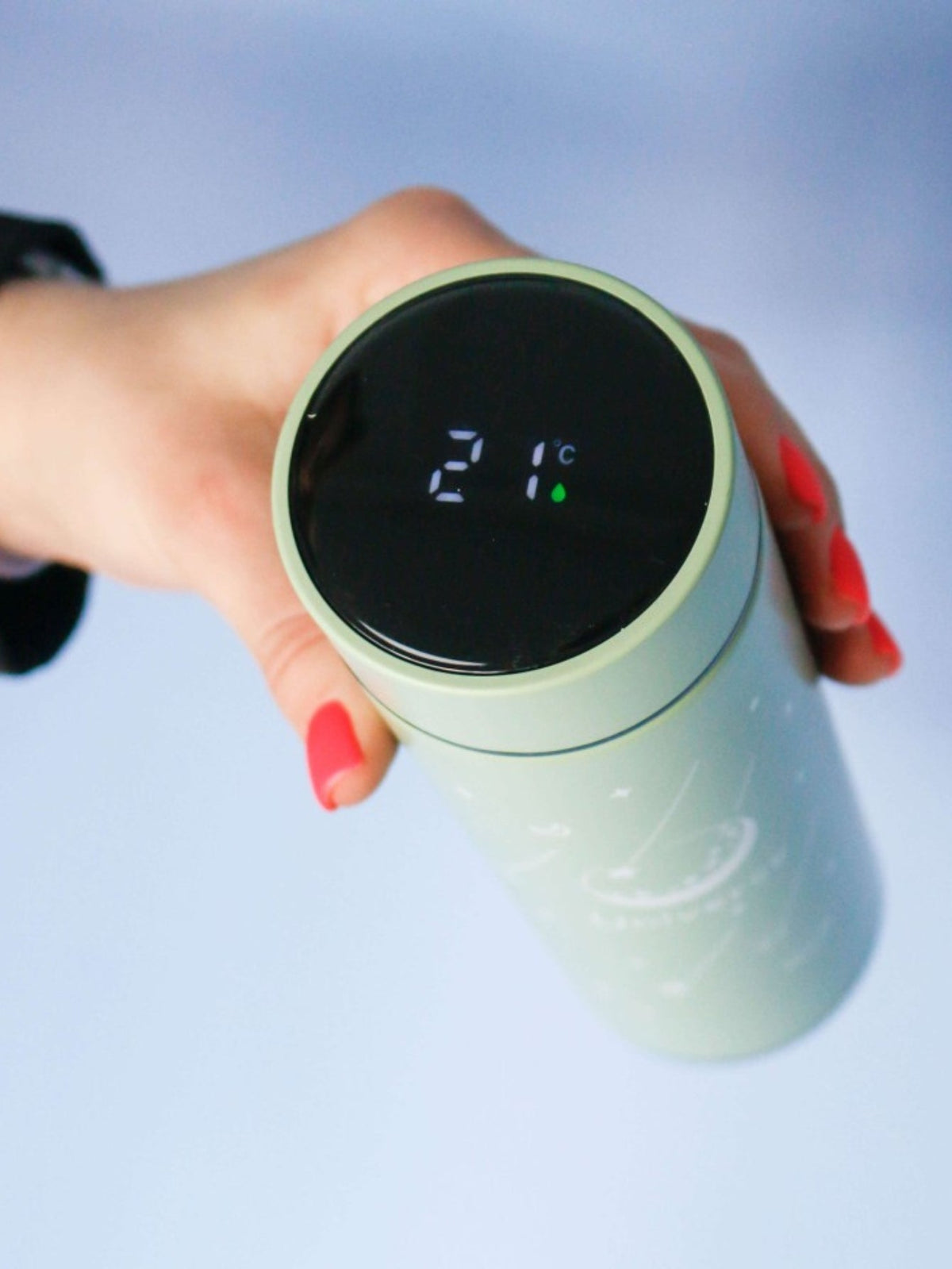 Smart Cup with LED Display – Lighting Torches