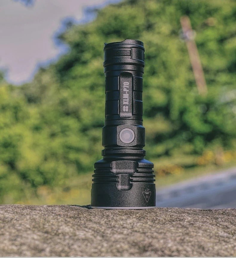 Strong Flashlight Focusing LED Flash Light Rechargeable Super Bright LED Outdoor Xenon Lamp